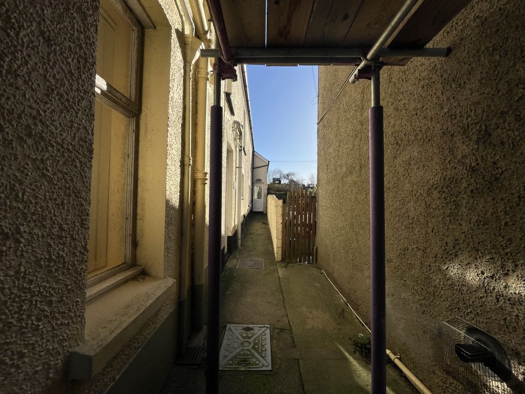 Walsall Cottage, Pentre Road, St. Clears, Carmarthen, Dyfed, SA33 4LR