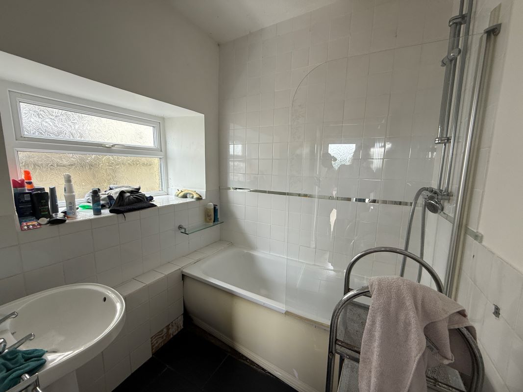 1A New Road, Grovesend, Swansea, West Glamorgan, SA4 4WE