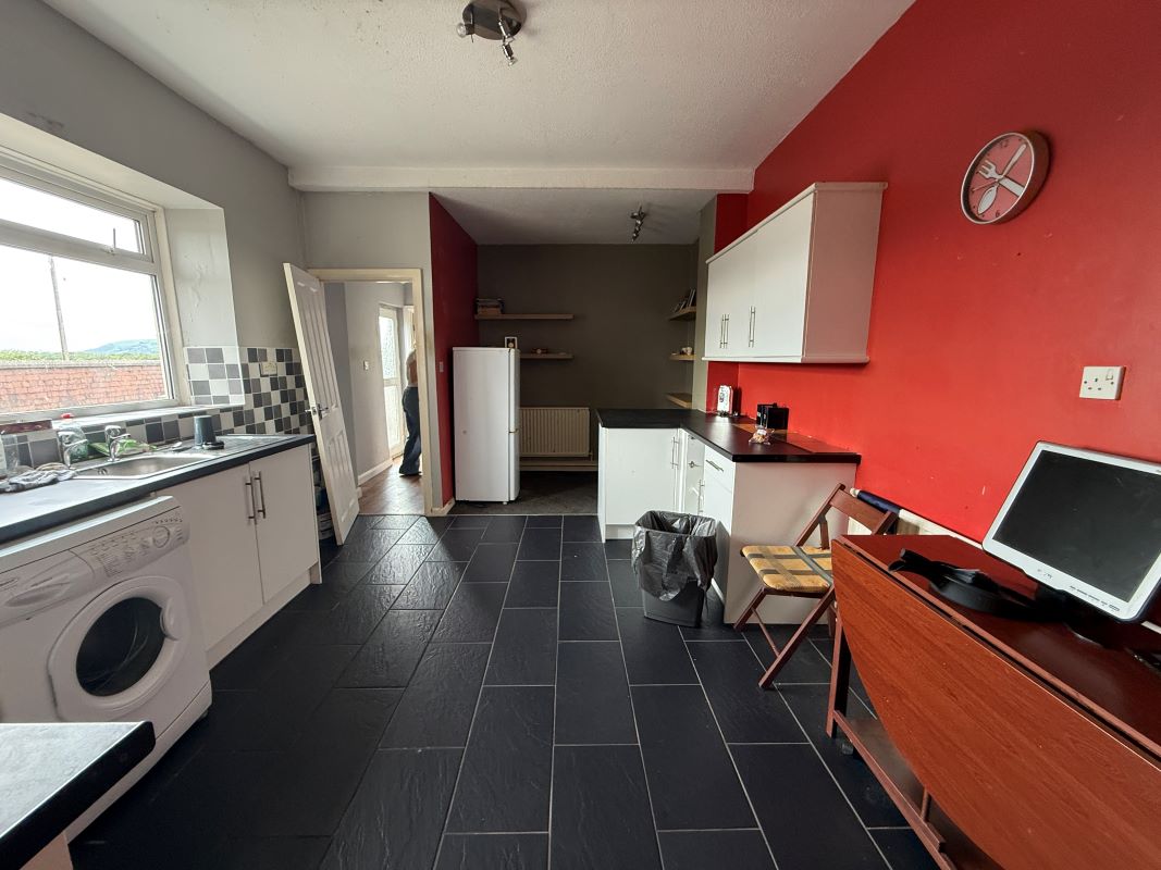 1A New Road, Grovesend, Swansea, West Glamorgan, SA4 4WE