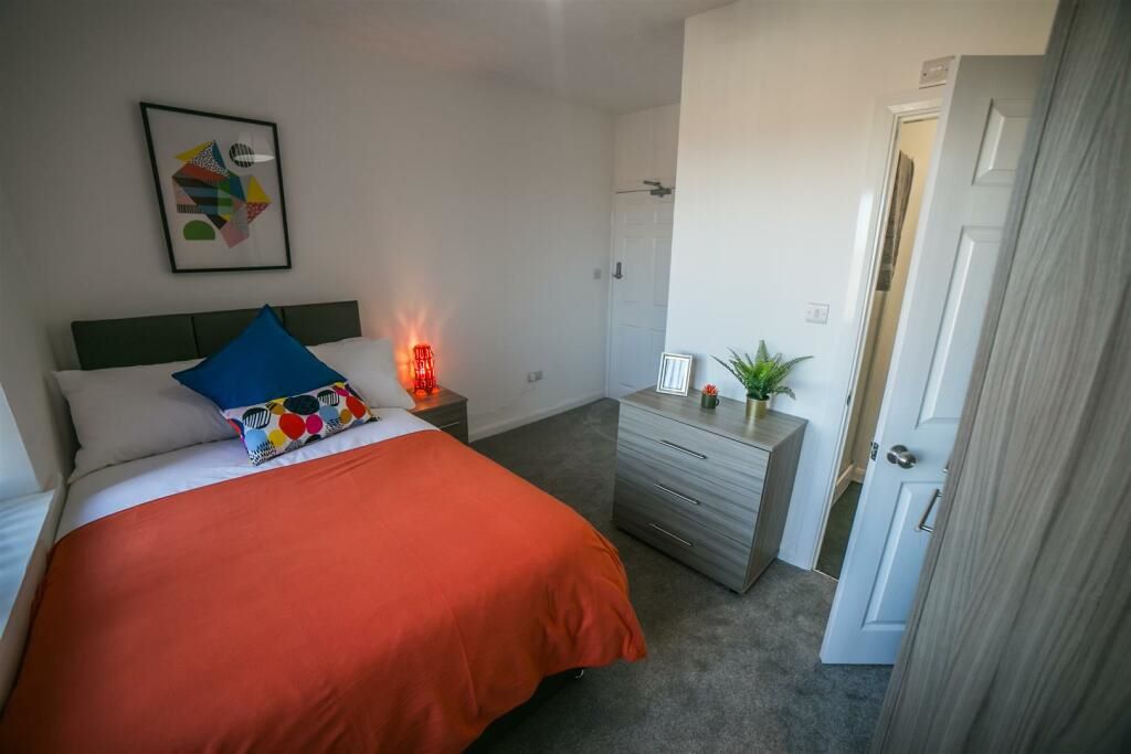 29 Two Gates, Halesowen, West Midlands, B63 2HY