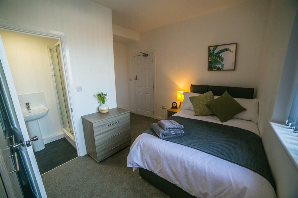 29 Two Gates, Halesowen, West Midlands, B63 2HY