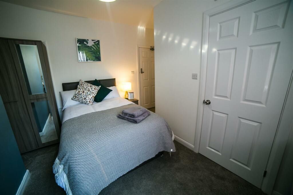 29 Two Gates, Halesowen, West Midlands, B63 2HY