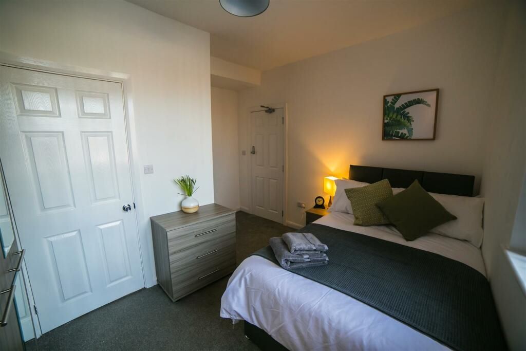 29 Two Gates, Halesowen, West Midlands, B63 2HY