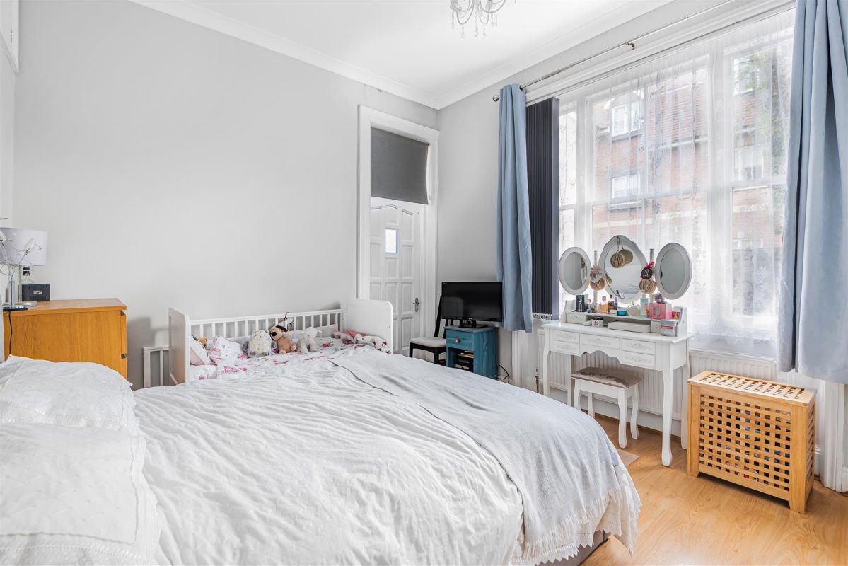 Flat 2, 126 Aldenham Road, Bushey, Hertfordshire, WD23 2ET Benjamin