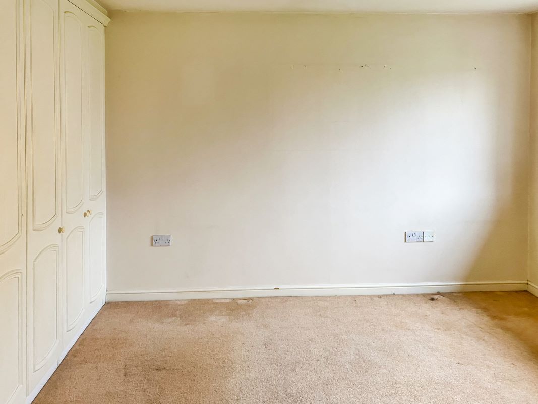 Longcliffe Close, South Yorkshire, S72 8WJ - Online Auctions