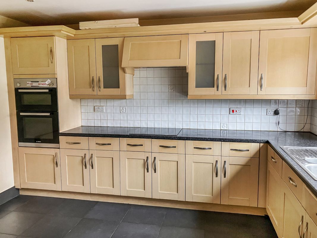 Longcliffe Close, South Yorkshire, S72 8WJ - Online Auctions