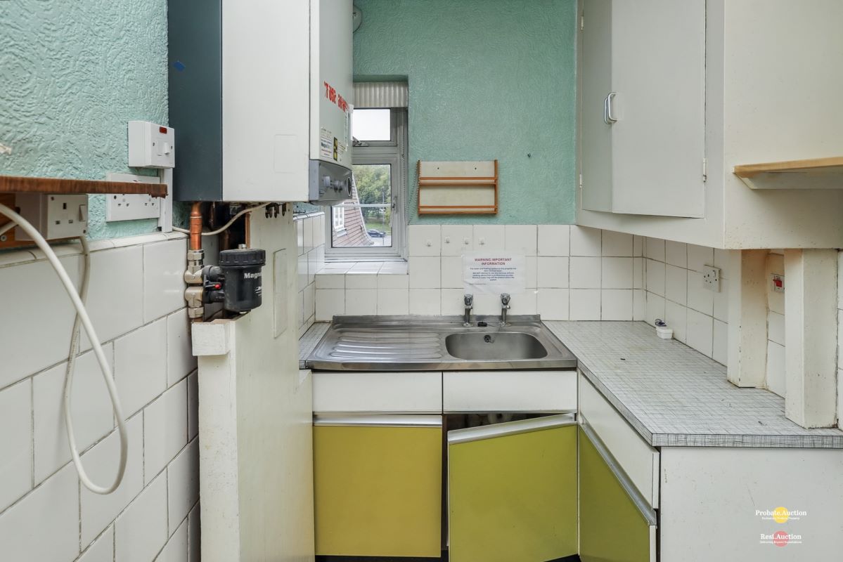 100 Alexandra Court, Empire Way, Wembley, Middlesex, HA9 0QZ