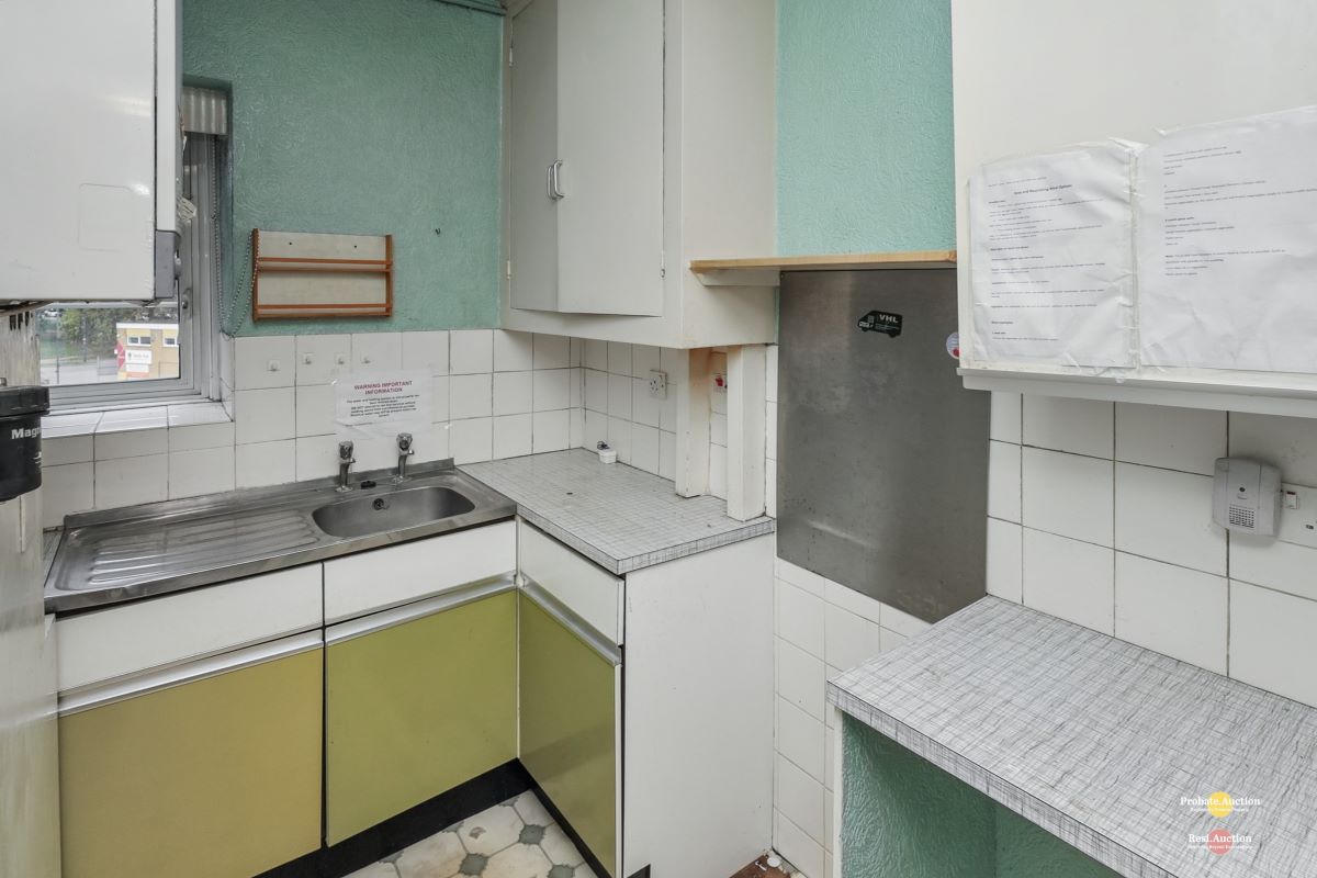 100 Alexandra Court, Empire Way, Wembley, Middlesex, HA9 0QZ