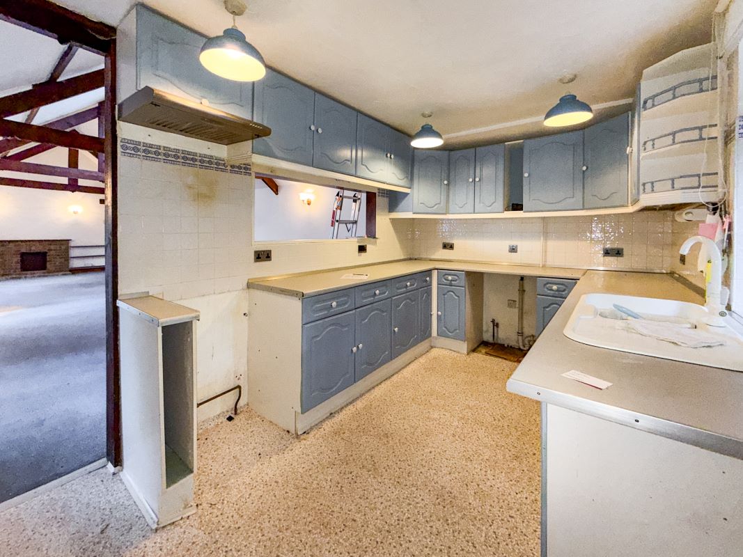 Betts Cottage, Old Mill Road, Torquay, Devon, TQ2 6HT