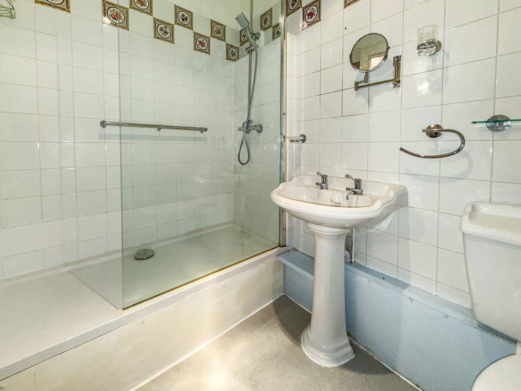 Betts Cottage, Old Mill Road, Torquay, Devon, TQ2 6HT