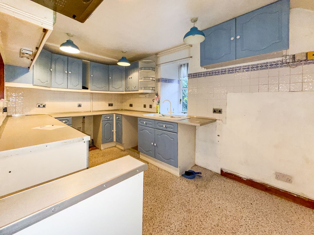 Betts Cottage, Old Mill Road, Torquay, Devon, TQ2 6HT