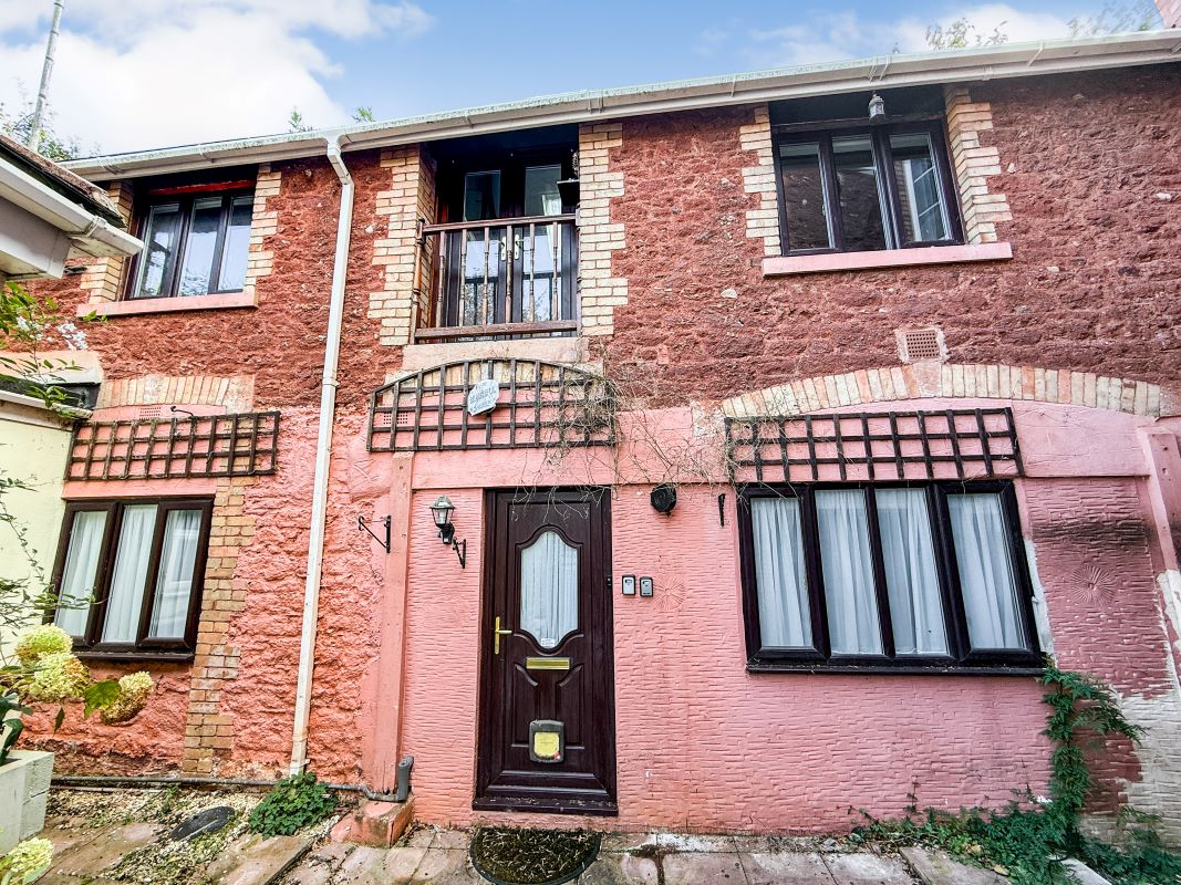 Betts Cottage, Old Mill Road, Torquay, Devon, TQ2 6HT