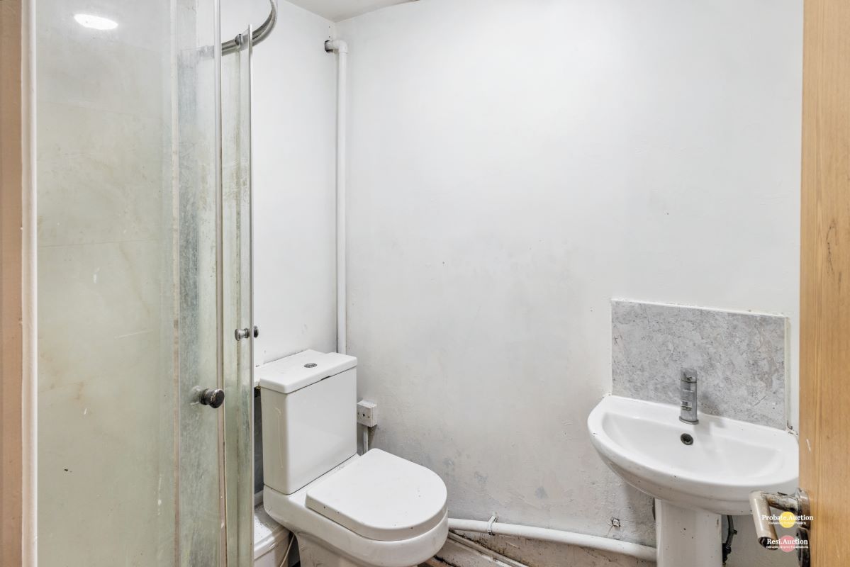 Flat 1, 130 Sunbridge Road, Bradford, Bradford, BD1 2PF