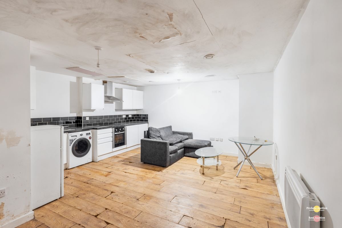 Flat 1, 130 Sunbridge Road, Bradford, Bradford, BD1 2PF