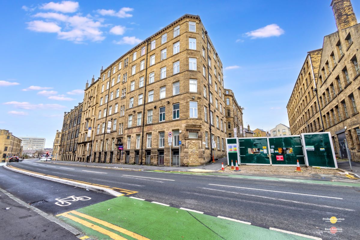 Flat 1, 130 Sunbridge Road, Bradford, Bradford, BD1 2PF