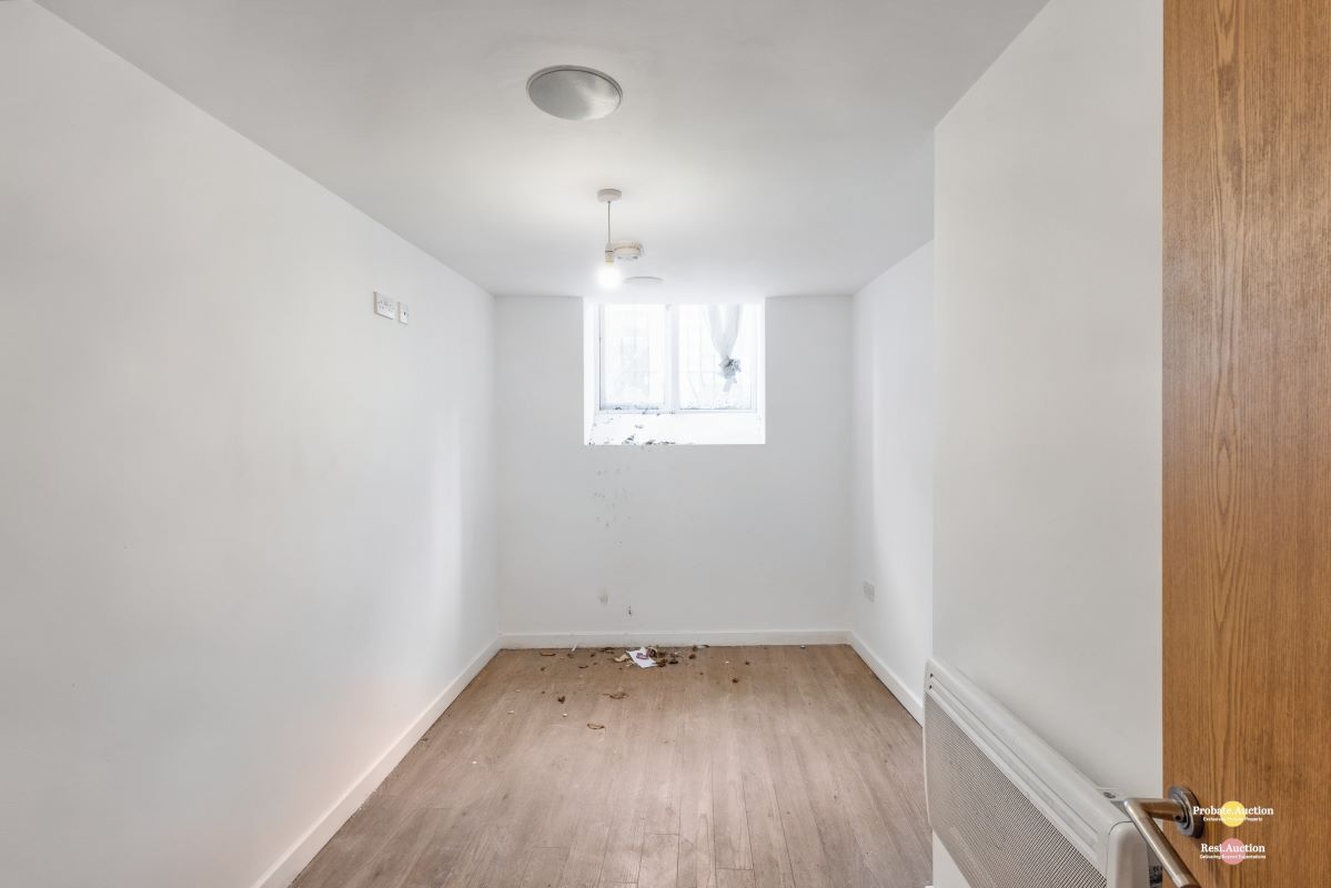 Flat 1, 130 Sunbridge Road, Bradford, Bradford, BD1 2PF