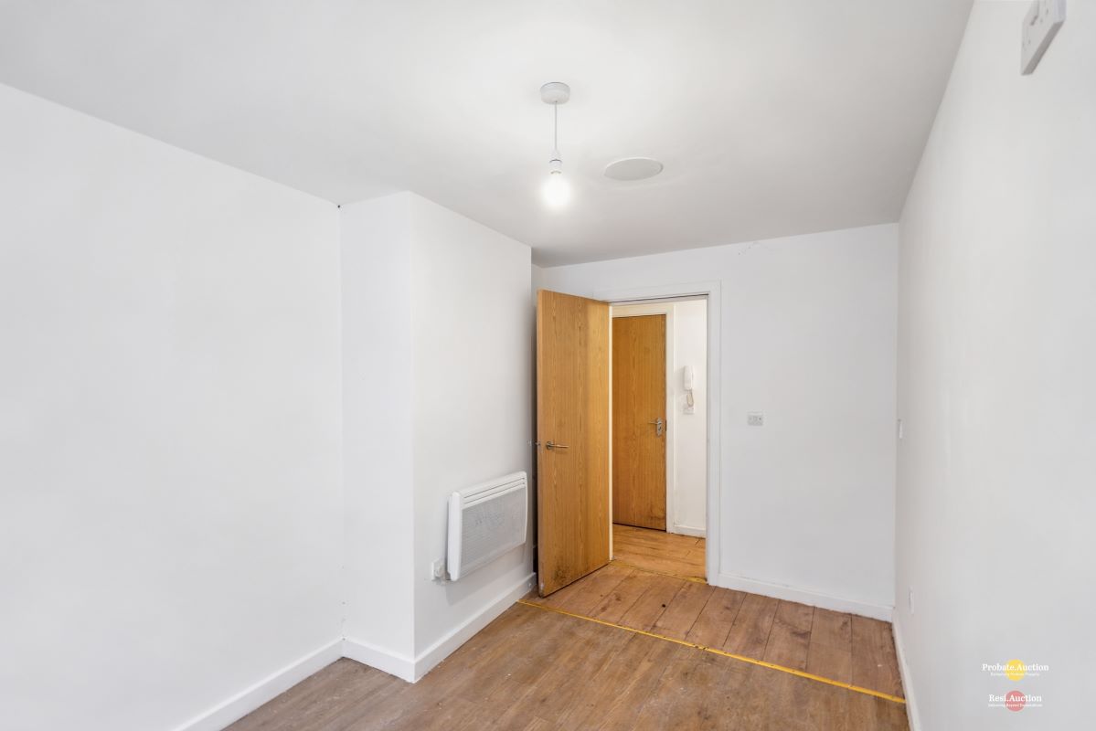 Flat 1, 130 Sunbridge Road, Bradford, Bradford, BD1 2PF