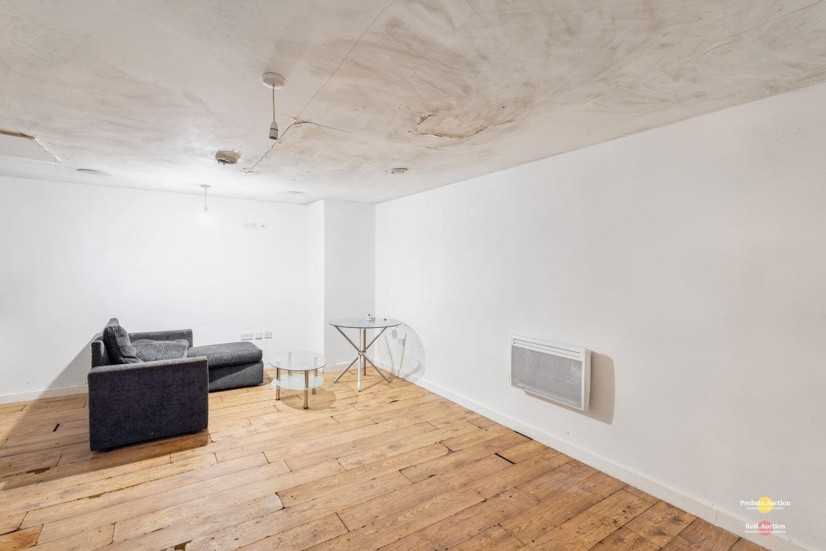 Flat 1, 130 Sunbridge Road, Bradford, Bradford, BD1 2PF