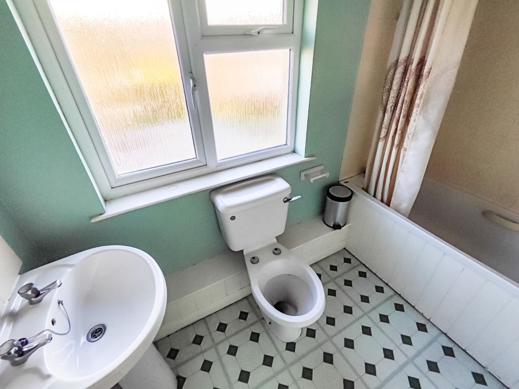 17 Northey Road, Bodmin, Cornwall, PL31 1JE