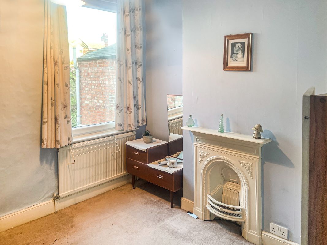 16 Whitworth Road, Northampton, Northamptonshire, NN1 4HG