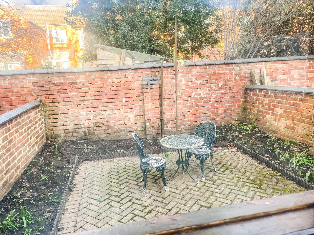 16 Whitworth Road, Northampton, Northamptonshire, NN1 4HG