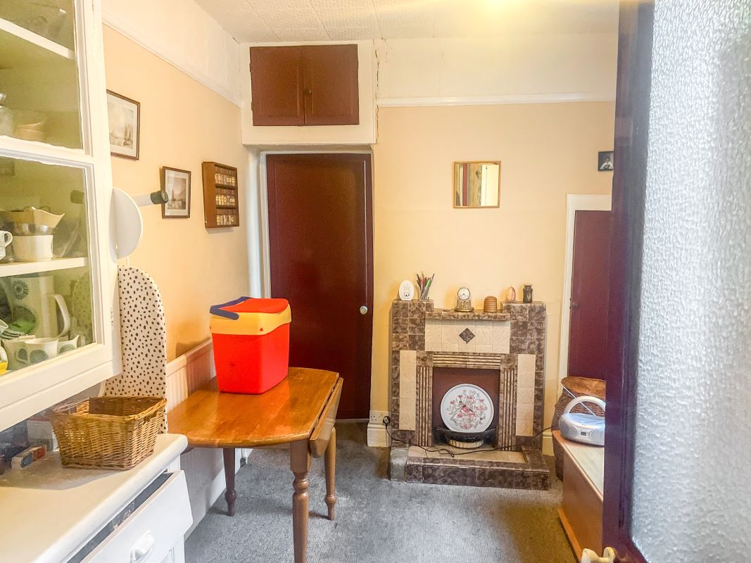 16 Whitworth Road, Northampton, Northamptonshire, NN1 4HG