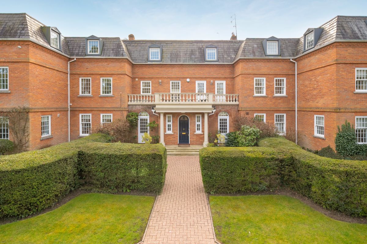 The Dell, 2 Bishopsgate Road, Englefield Green, Egham, Surrey, TW20 0XP