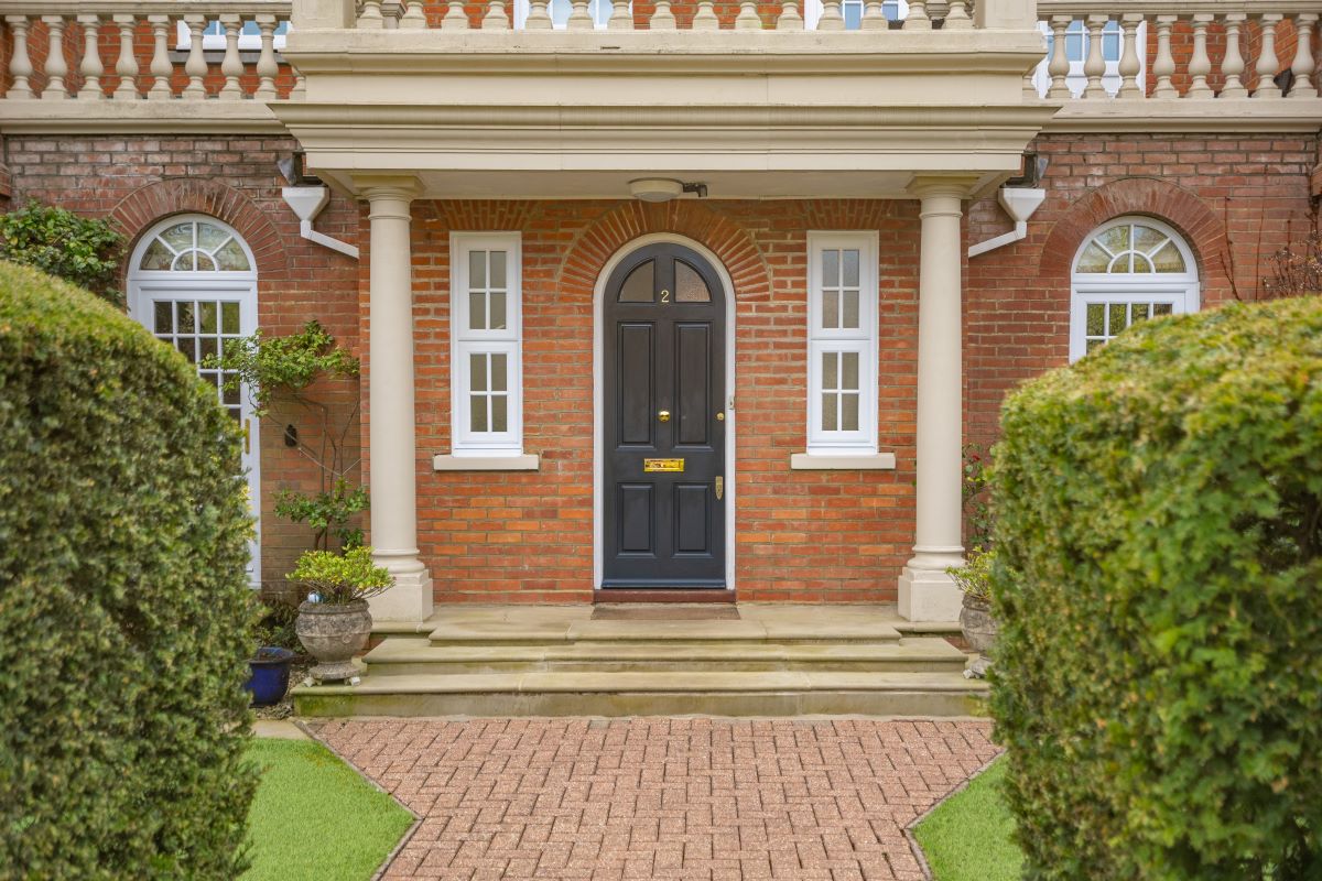 The Dell, 2 Bishopsgate Road, Englefield Green, Egham, Surrey, TW20 0XP