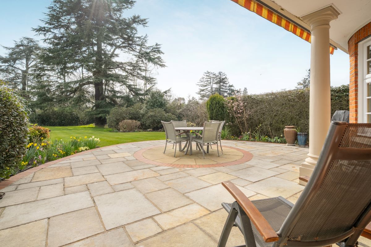 The Dell, 2 Bishopsgate Road, Englefield Green, Egham, Surrey, TW20 0XP