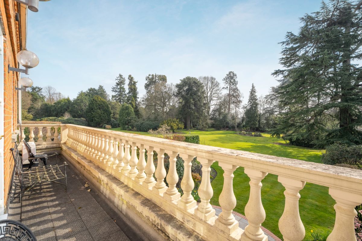 The Dell, 2 Bishopsgate Road, Englefield Green, Egham, Surrey, TW20 0XP