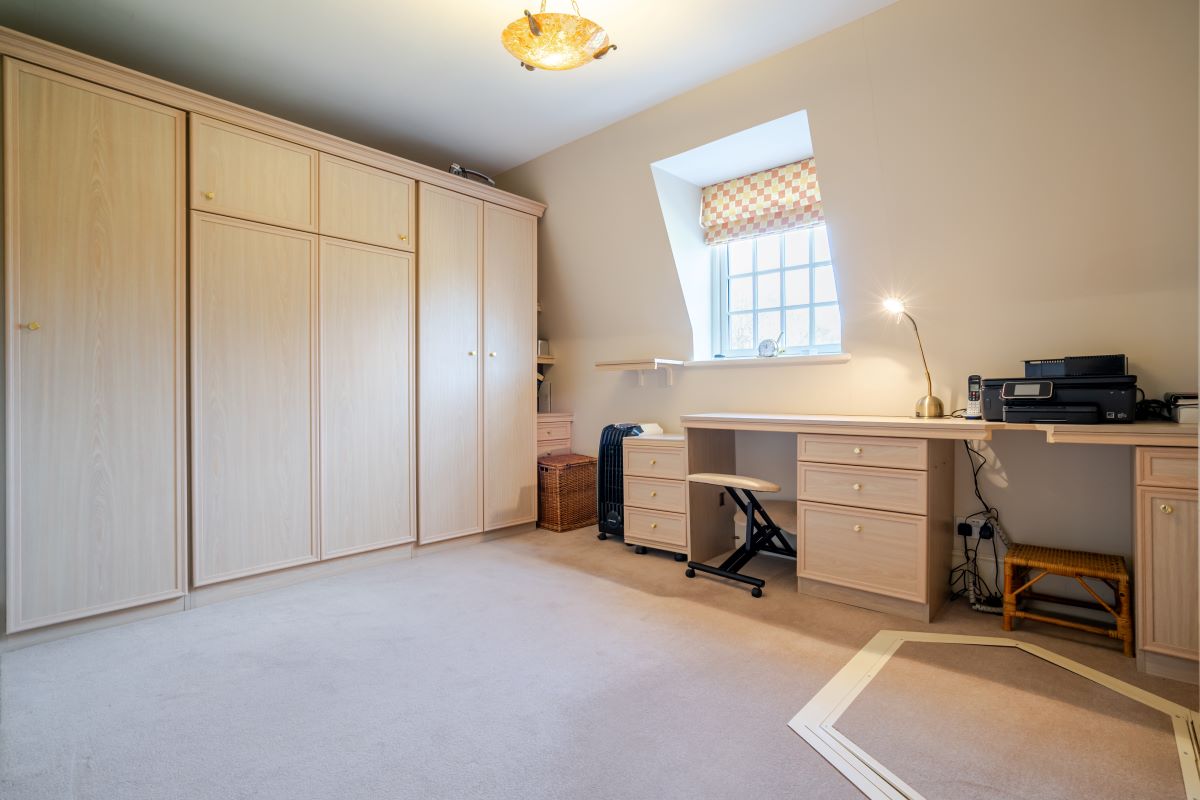 The Dell, 2 Bishopsgate Road, Englefield Green, Egham, Surrey, TW20 0XP