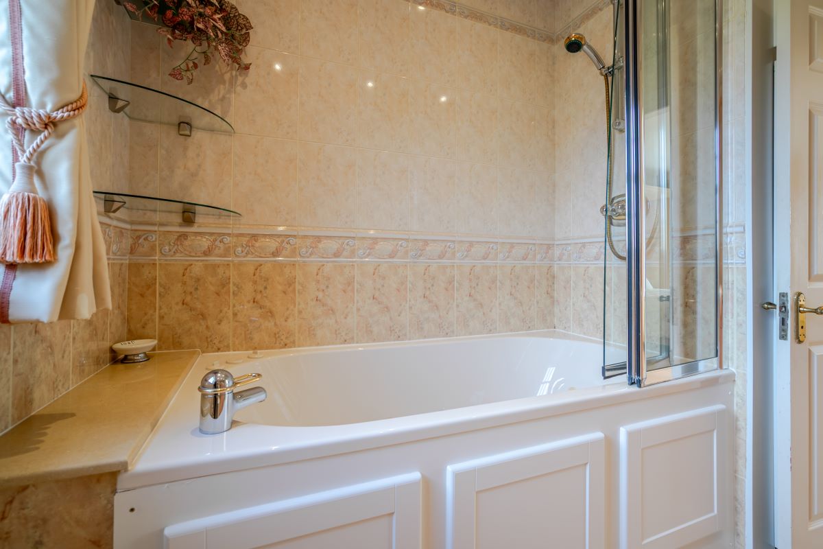 The Dell, 2 Bishopsgate Road, Englefield Green, Egham, Surrey, TW20 0XP