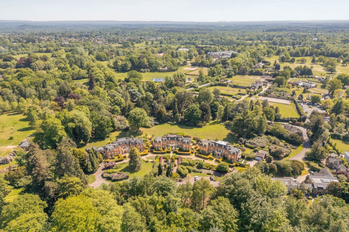 The Dell, 2 Bishopsgate Road, Englefield Green, Egham, Surrey, TW20 0XP