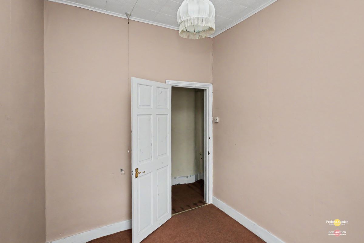 Image 4 of 20
