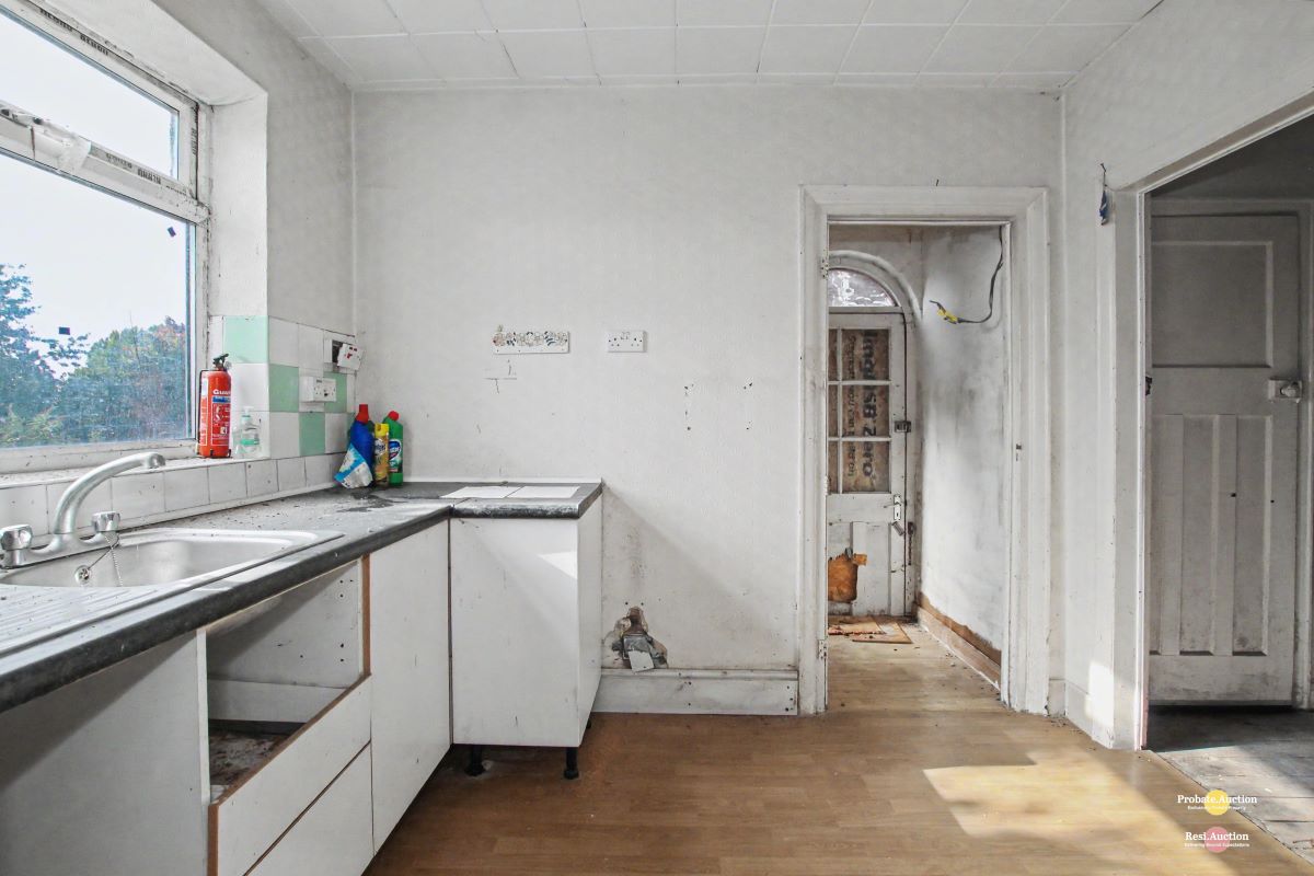 Image 10 of 21