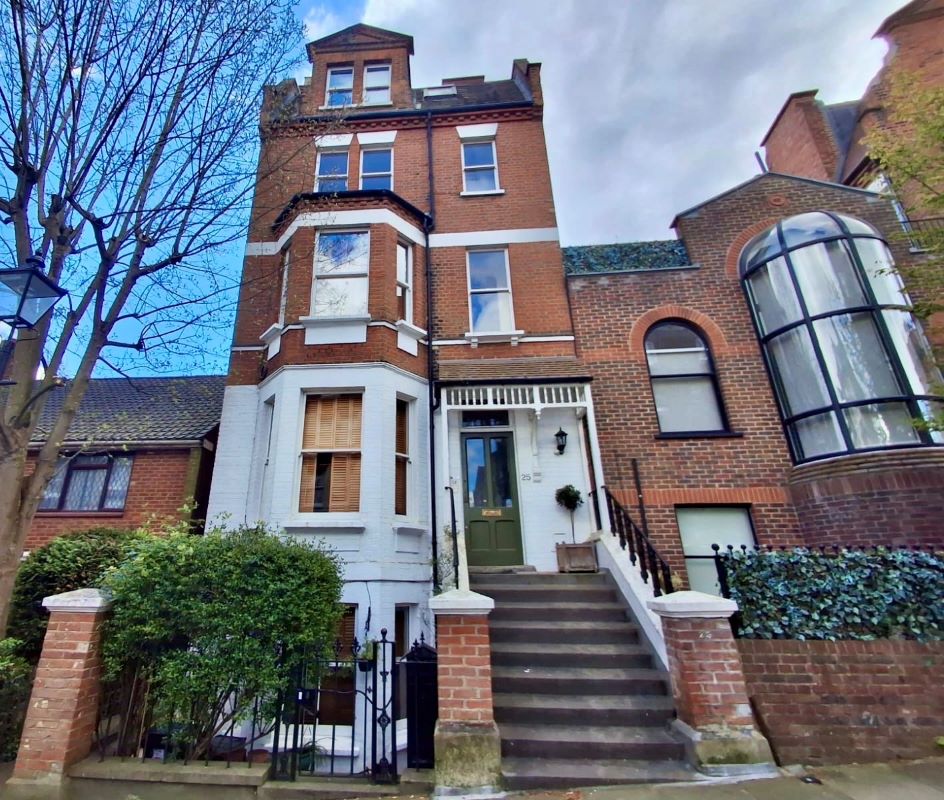 Third Floor Flat, 25 Kemplay Road