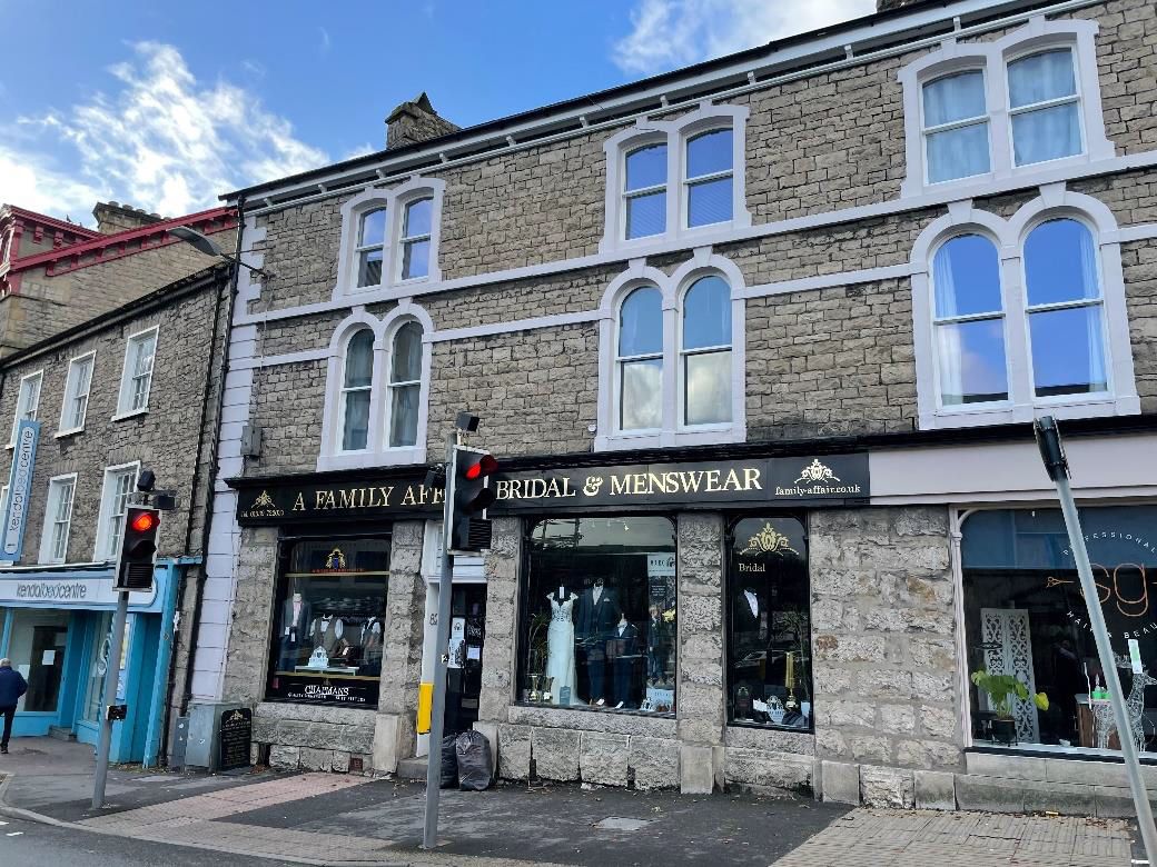 82 Stramongate, Kendal, Cumbria, LA9 4BD