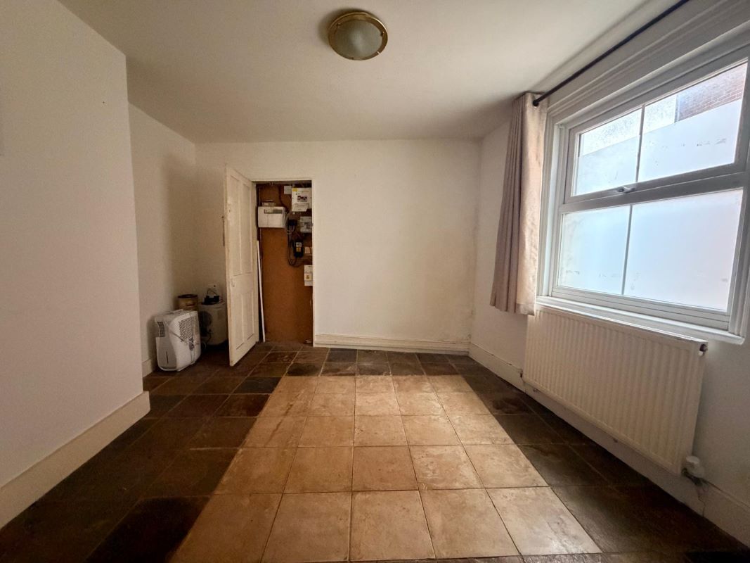 2 Broomhill Road, Orpington, Kent, BR6 0EW