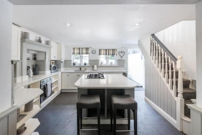 82 Lesbourne Road, Reigate, Surrey, RH2 7JX