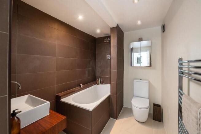 82 Lesbourne Road, Reigate, Surrey, RH2 7JX