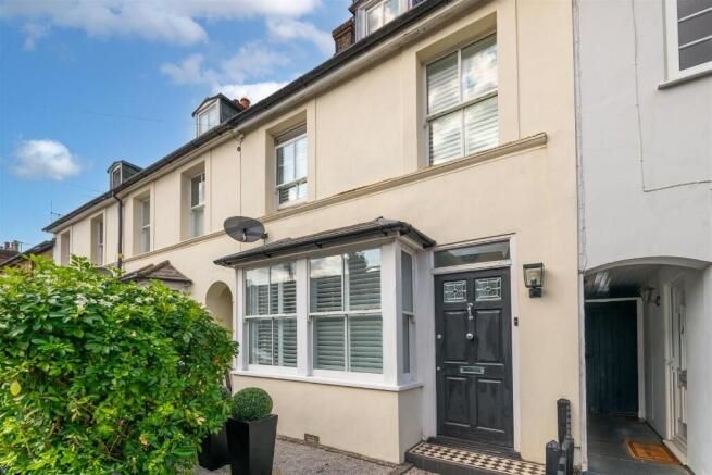 82 Lesbourne Road, Reigate, Surrey, RH2 7JX