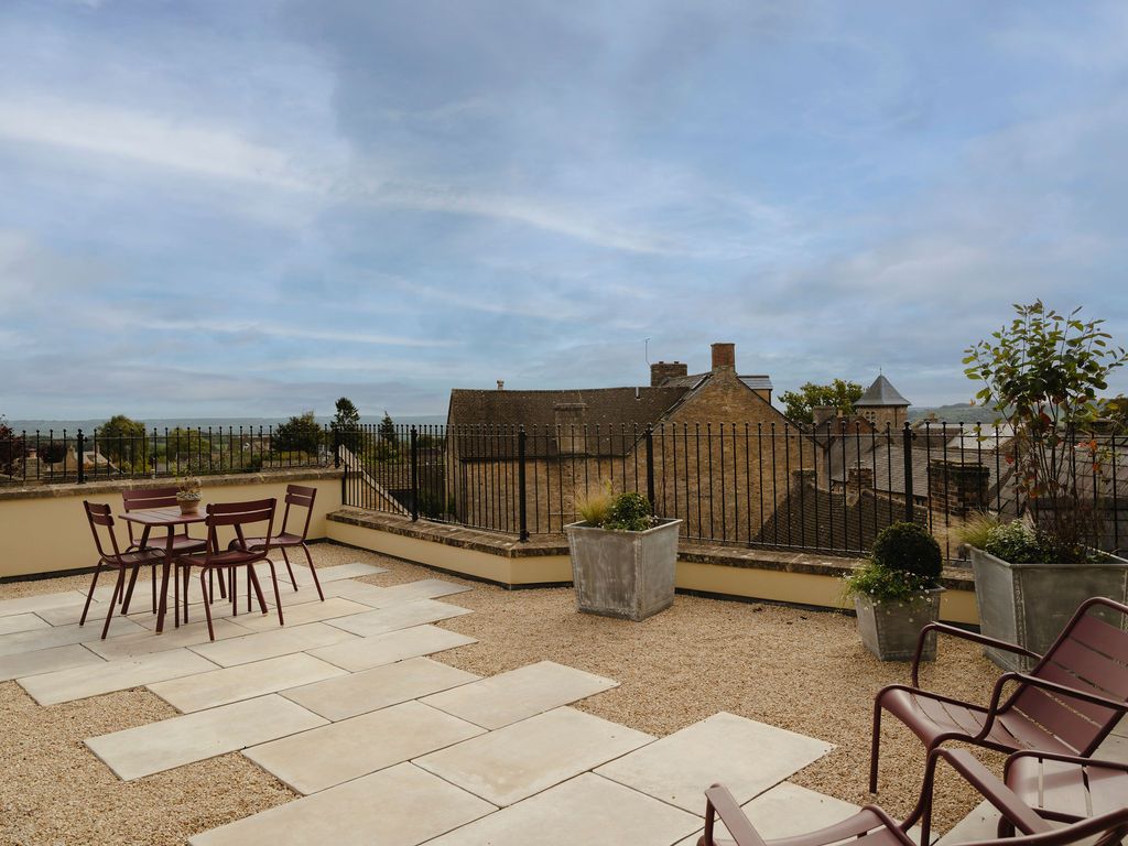 The Vaults At Stow, The Square, Stow on the Wold, Cheltenham, Gloucestershire, GL54 1AF