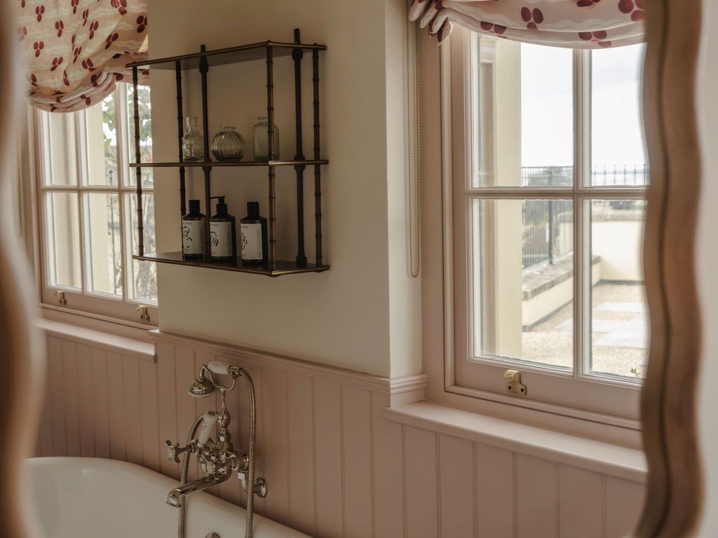 The Vaults At Stow, The Square, Stow on the Wold, Cheltenham, Gloucestershire, GL54 1AF