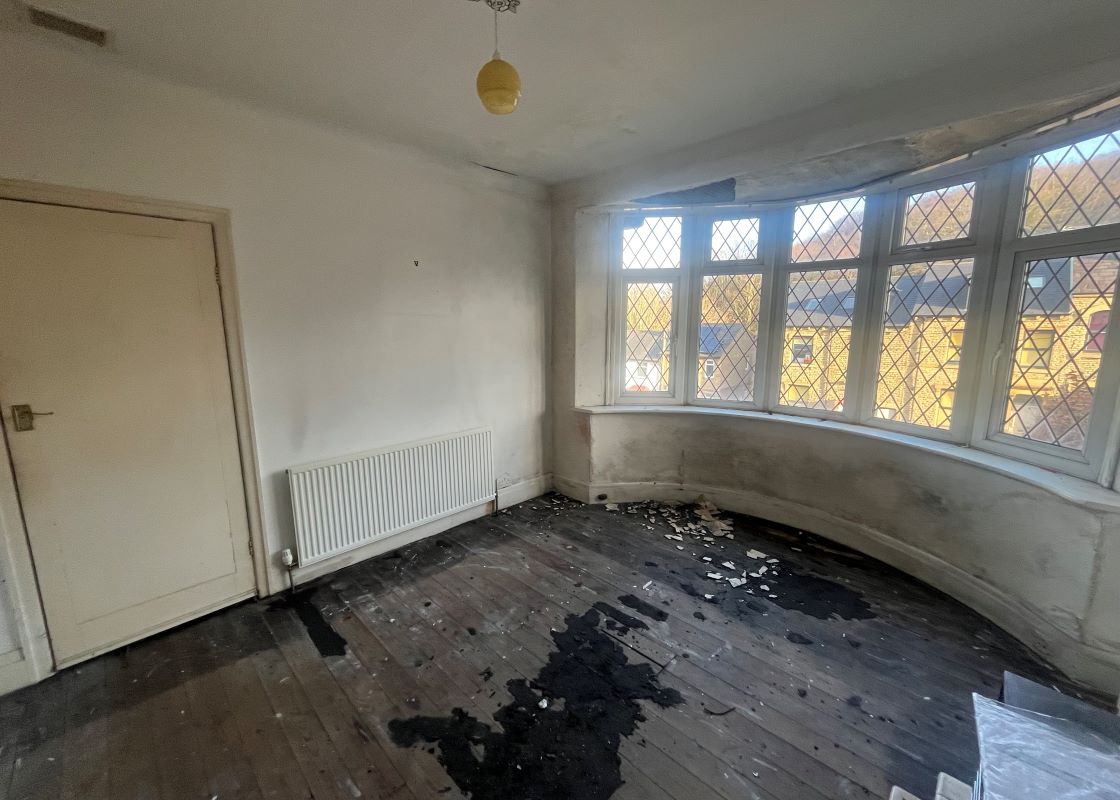 62 Newsome Road, Huddersfield, West Yorkshire, HD4 6NQ