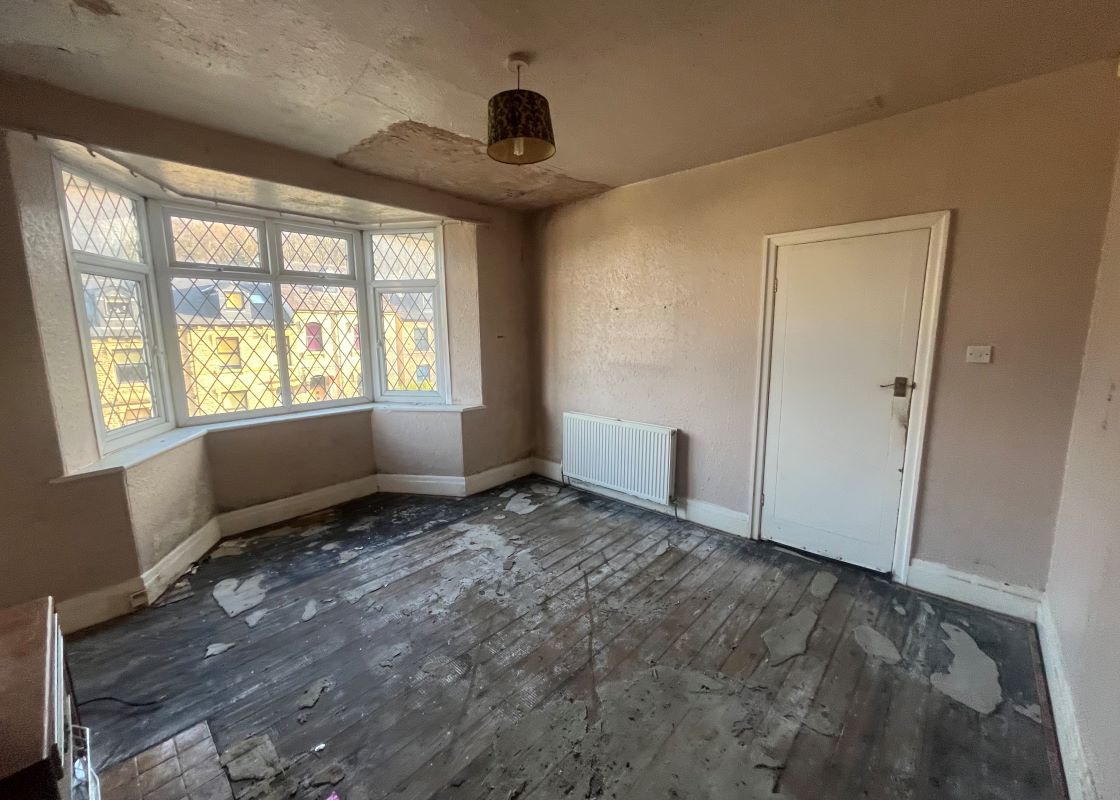 62 Newsome Road, Huddersfield, West Yorkshire, HD4 6NQ