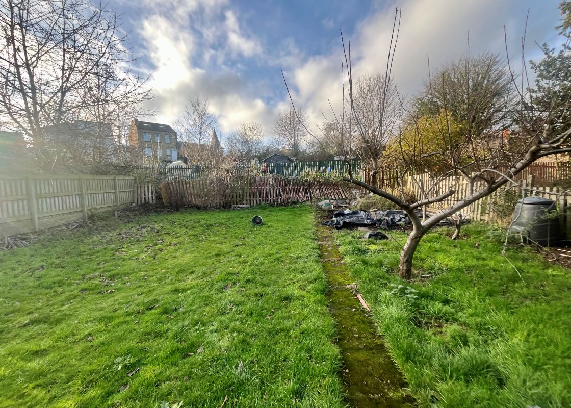 62 Newsome Road, Huddersfield, West Yorkshire, HD4 6NQ