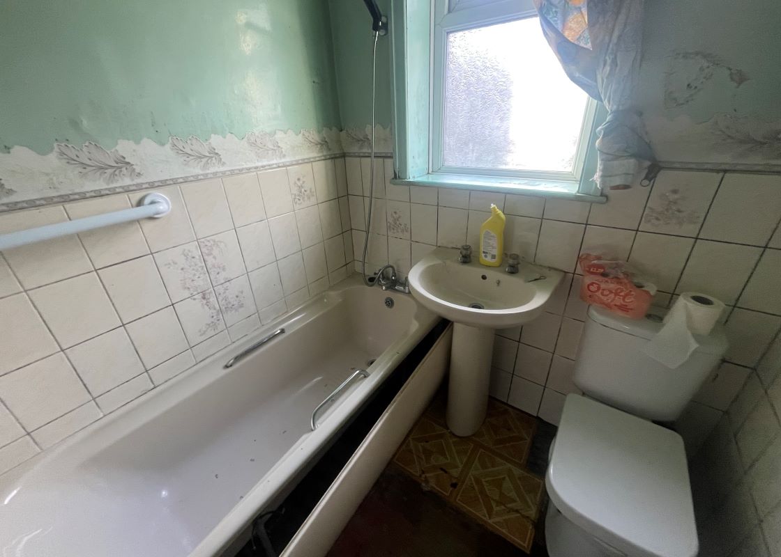 62 Newsome Road, Huddersfield, West Yorkshire, HD4 6NQ