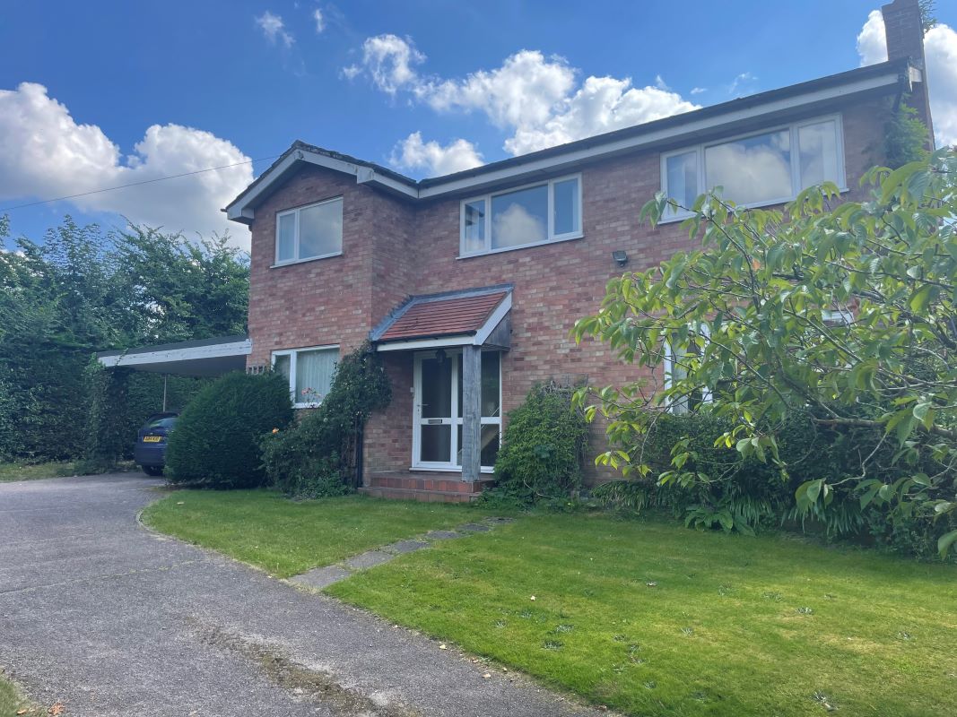 Highbank, 1 Skinners Lane, Wroxham, Norwich, Norfolk, NR12 8SJ