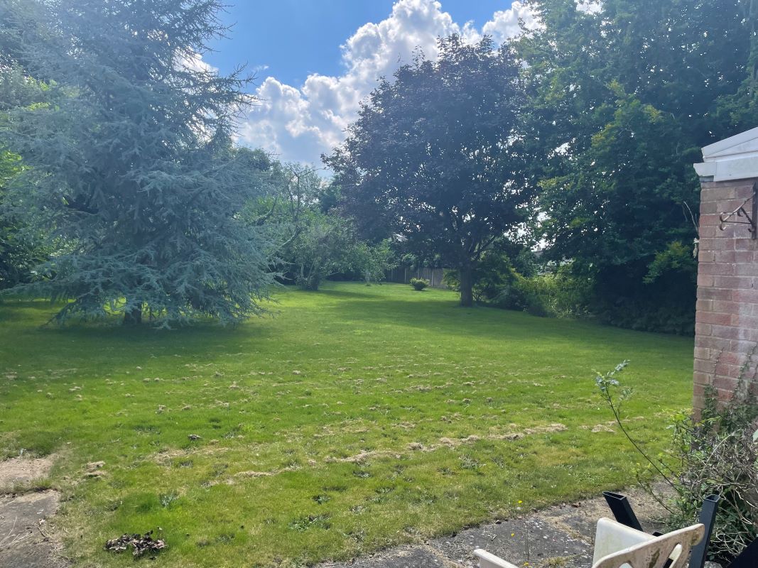 Highbank, 1 Skinners Lane, Wroxham, Norwich, Norfolk, NR12 8SJ