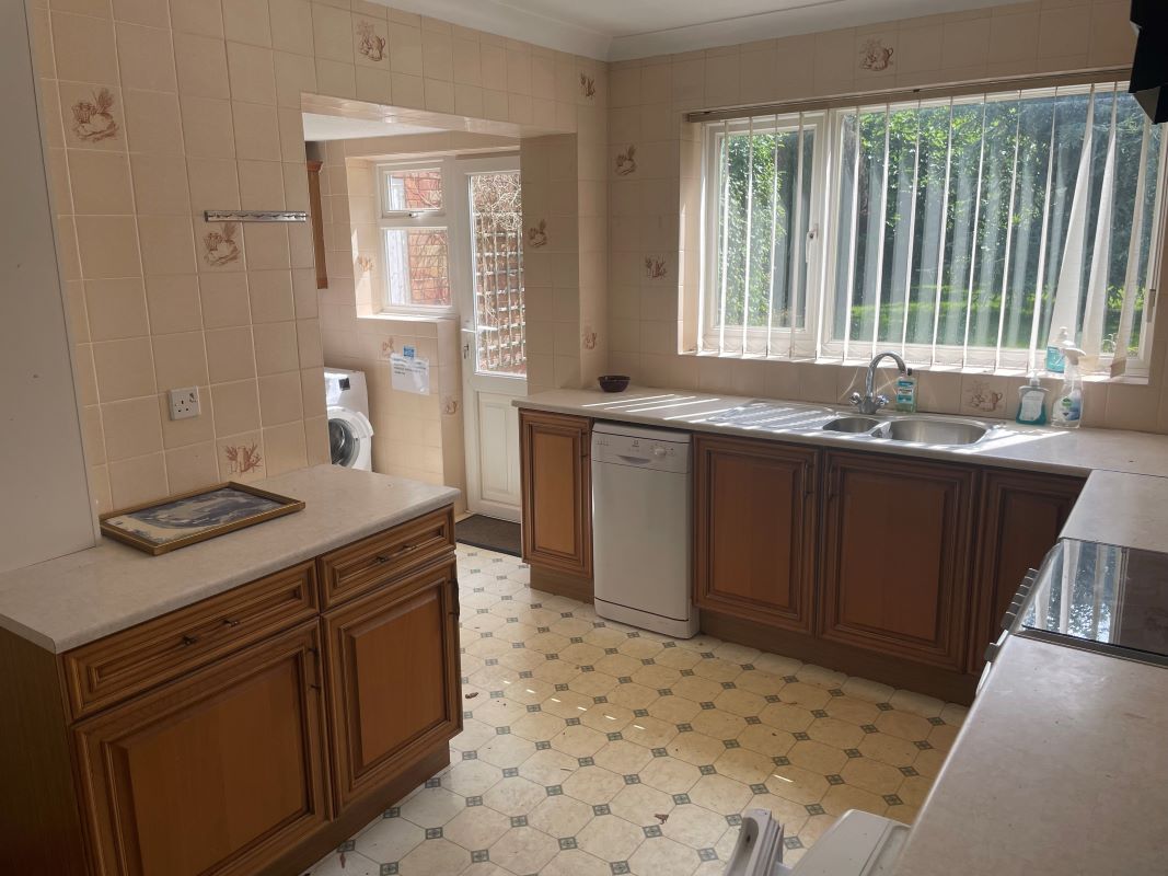 Highbank, 1 Skinners Lane, Wroxham, Norwich, Norfolk, NR12 8SJ